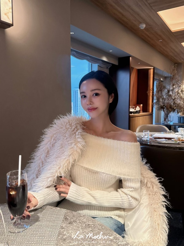 翻領側開衩坑條毛衣